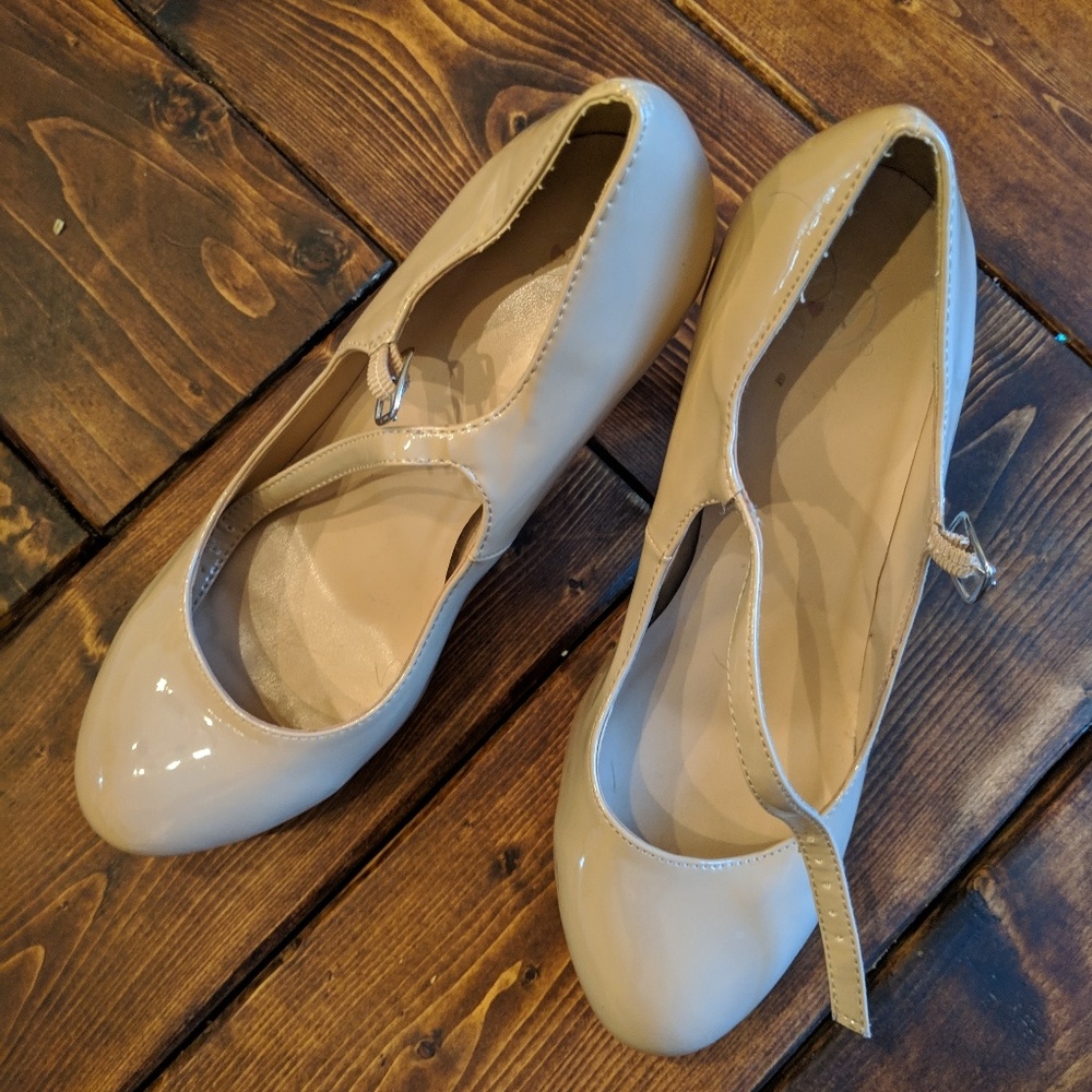 Heels - Picture 3 of 3